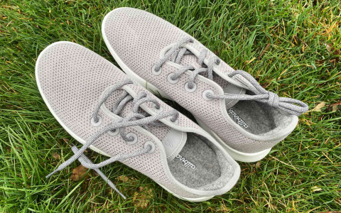 Best Shoes For Neuropathy Options: Our Top 10 Picks For Nerve Pain
