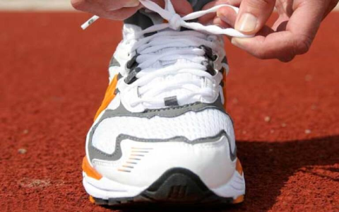 Best Shoes and Slippers for Neuropathic Feet Comfort Tips and Key Features